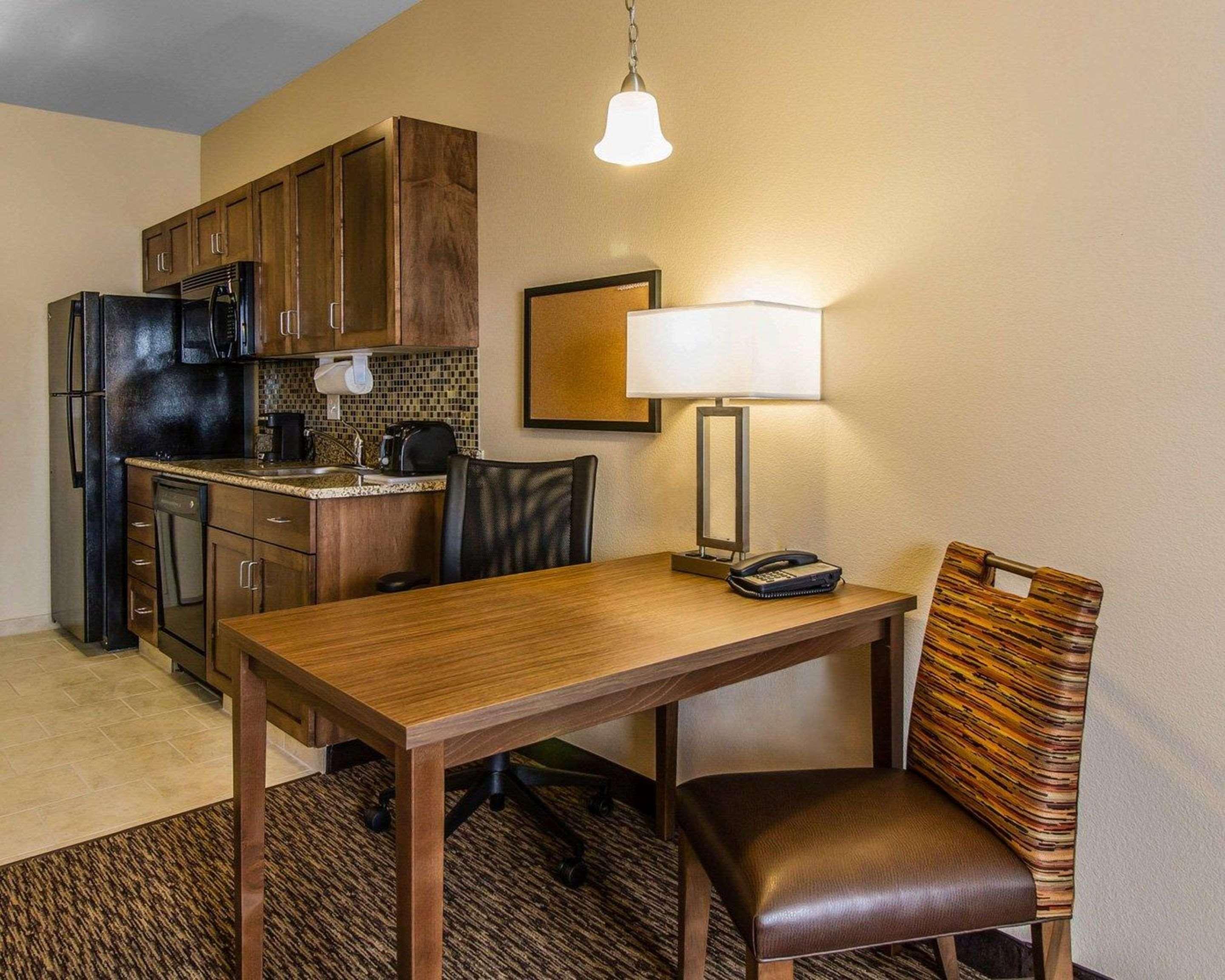 Mainstay Suites Watford City - Event Center Екстериор снимка