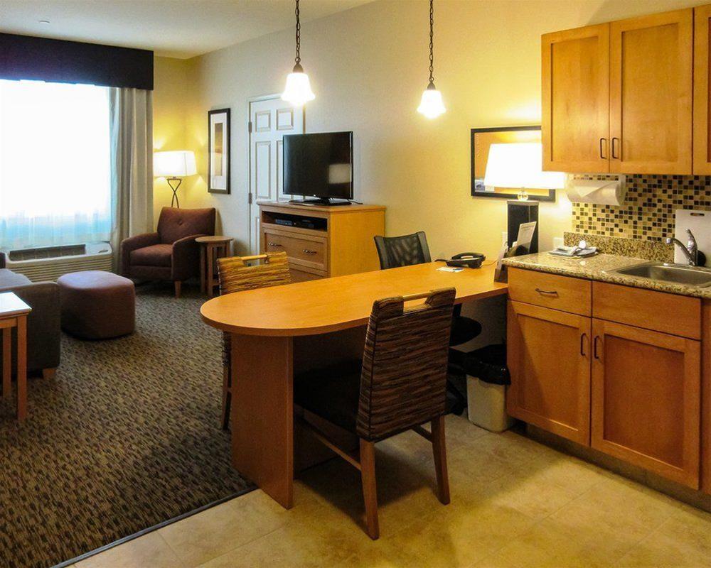 Mainstay Suites Watford City - Event Center Екстериор снимка